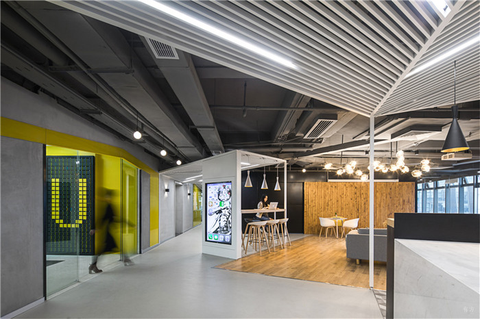 暗黑系創(chuàng)意辦公空間設(shè)計(jì)，看了一眼就心動(dòng)了！