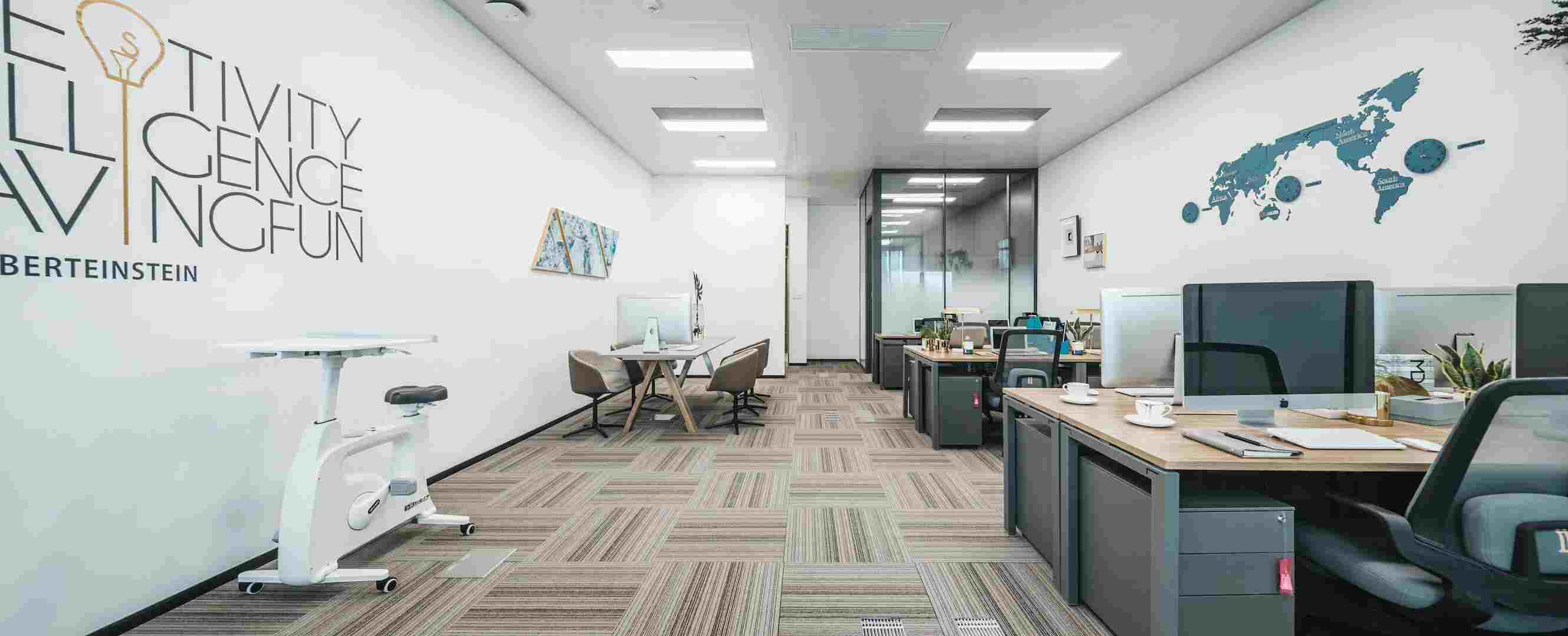 辦公室座位后掛地圖風水好嗎？注意這些風水禁忌！