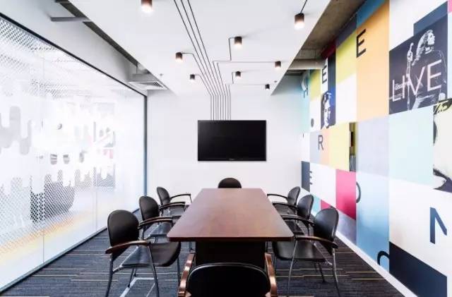 辦公室裝修空間“小”不怕，幾招輕松可以把就變“大”