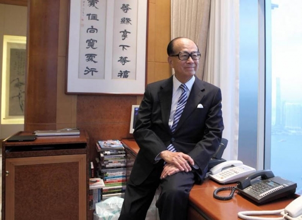 首富李嘉誠的辦公室不奢華，但＊＊經(jīng)典