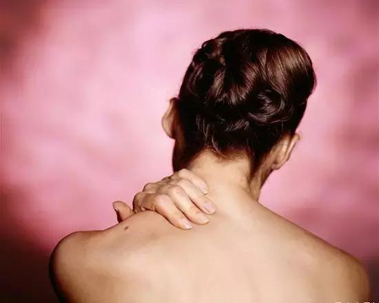 震驚！辦公室里99%都得了這個病，不及時解決危害一生！