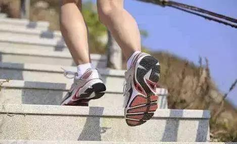 震驚！辦公室里99%都得了這個病，不及時解決危害一生！