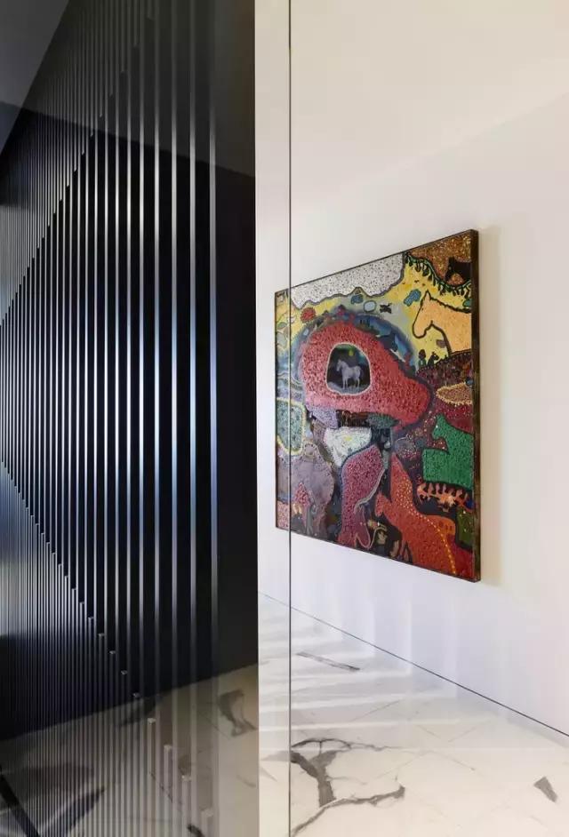 只有黑、白、灰三種顏色的辦公室？——極簡(jiǎn)主義的設(shè)計(jì)哲學(xué)