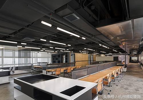 大氣又有情懷的工業(yè)風辦公室裝修設(shè)計，簡直帥呆了！