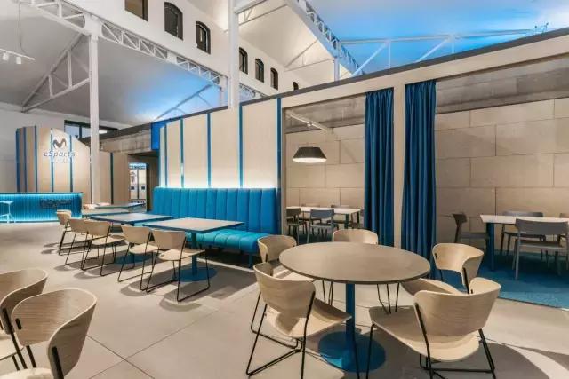 就喜歡這種天馬行空的藍(lán)，馬德里Movistar Riders辦公室設(shè)計(jì)